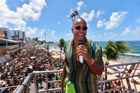 Bloco Vem Com o Gigante Nana · Bloco vem com o gigante Nana Léo Santana