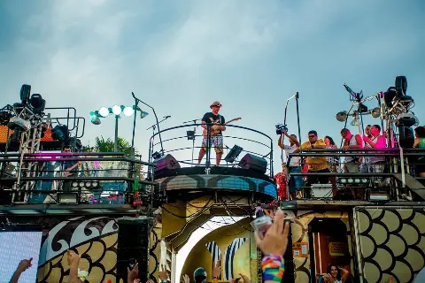 Bloco Me Abraça · Durval Lelys Bloco Me Abraça