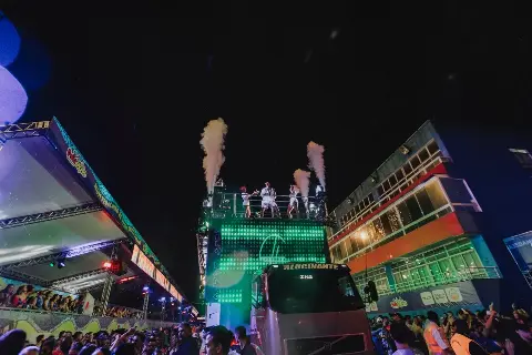 Bloco e Trio Elétrico