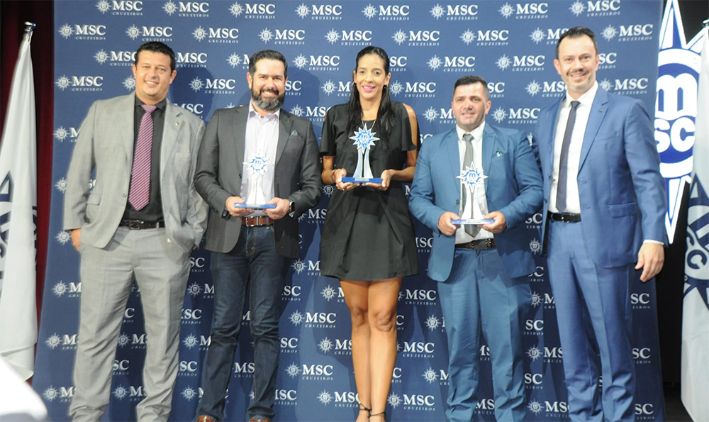 Nosso sócio-diretor, Vitor Hugo recebendo a premiação TOP MSC