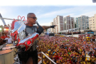 Bloco do Nana Desfile Bloco vem com o gigante Nana